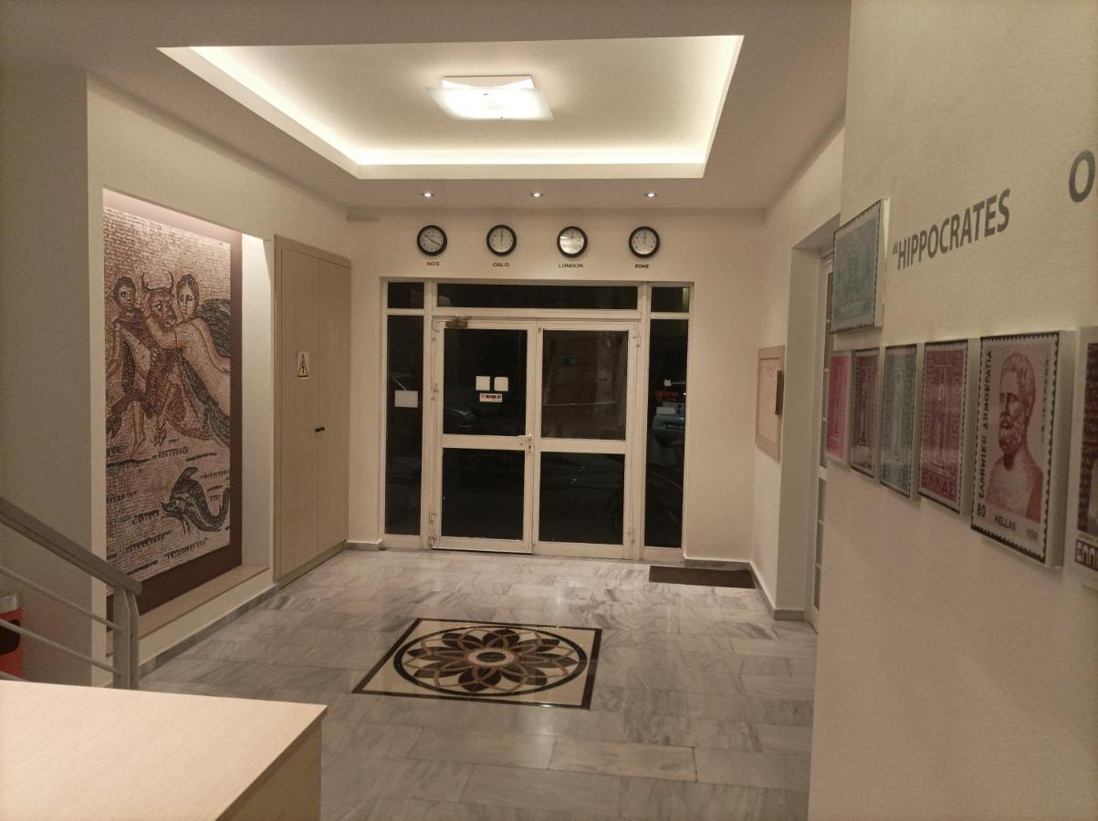 Achilleas Hotel Apartments คอสทาวน์ ภายนอก รูปภาพ