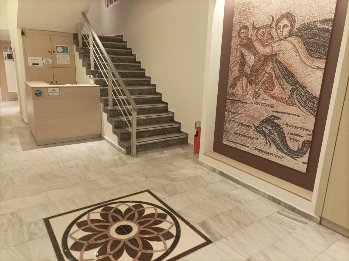 Achilleas Hotel Apartments คอสทาวน์ ภายนอก รูปภาพ