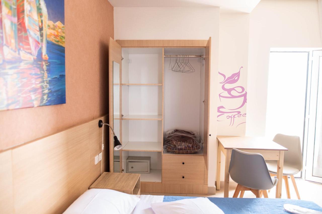 Achilleas Hotel Apartments คอสทาวน์ ภายนอก รูปภาพ