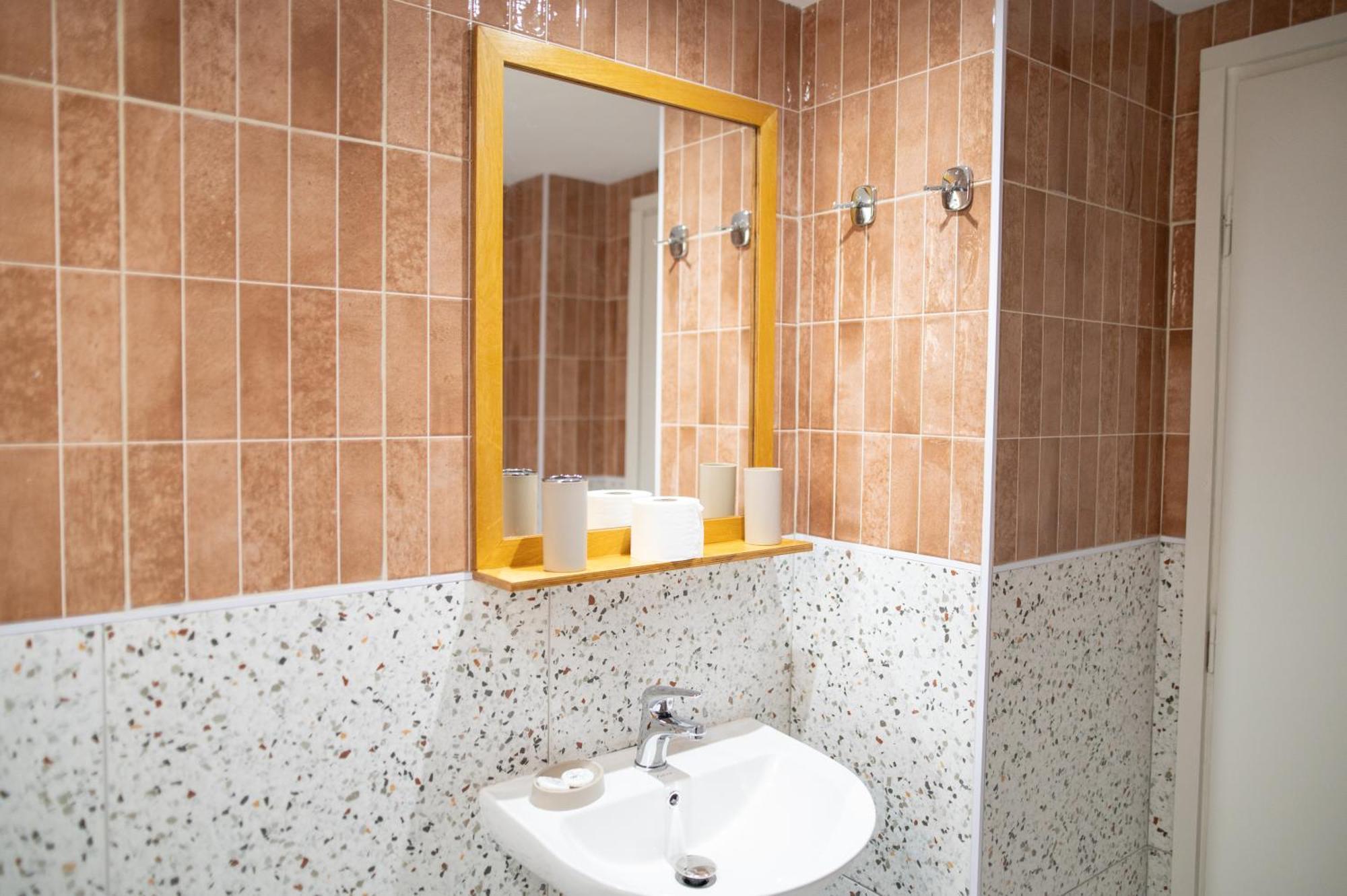 Achilleas Hotel Apartments คอสทาวน์ ภายนอก รูปภาพ